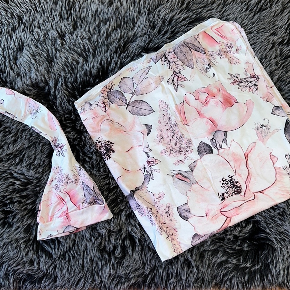 NWOT Baby Girl Swaddle Set